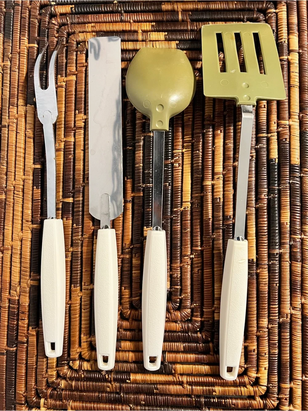 Ekco Nylon Plastic Olive Green Kitchen Utensils